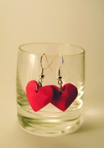 E3 EARRINGS Plastic- Heart     